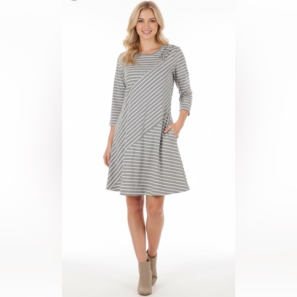 SUZANNE BETRO size medium grey striped shift dress